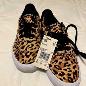 Brand new in box addias shoes 👟